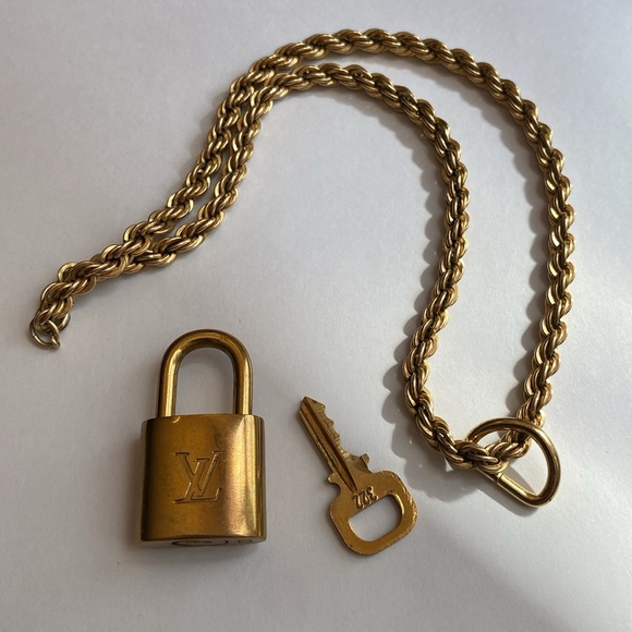 14K GF + LOUIS VUITTON lock & key necklaceš serial #322 - Picture 14 of 17